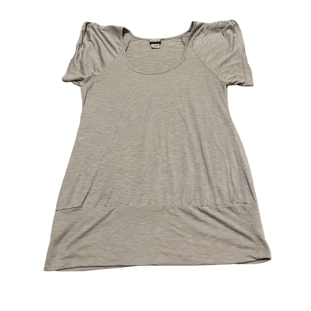Gray DayTrip Top with Buttons on the Sleeves